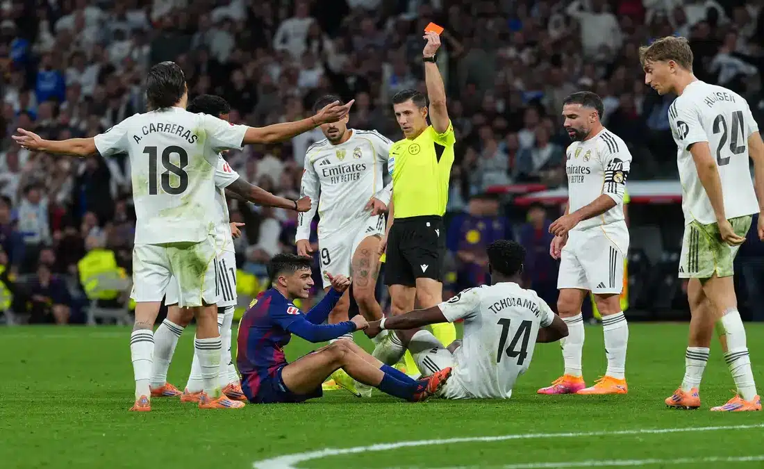تأثير الضغوطات على التحكيم قبل الكلاسيكو بين برشلونة وريال مدريد